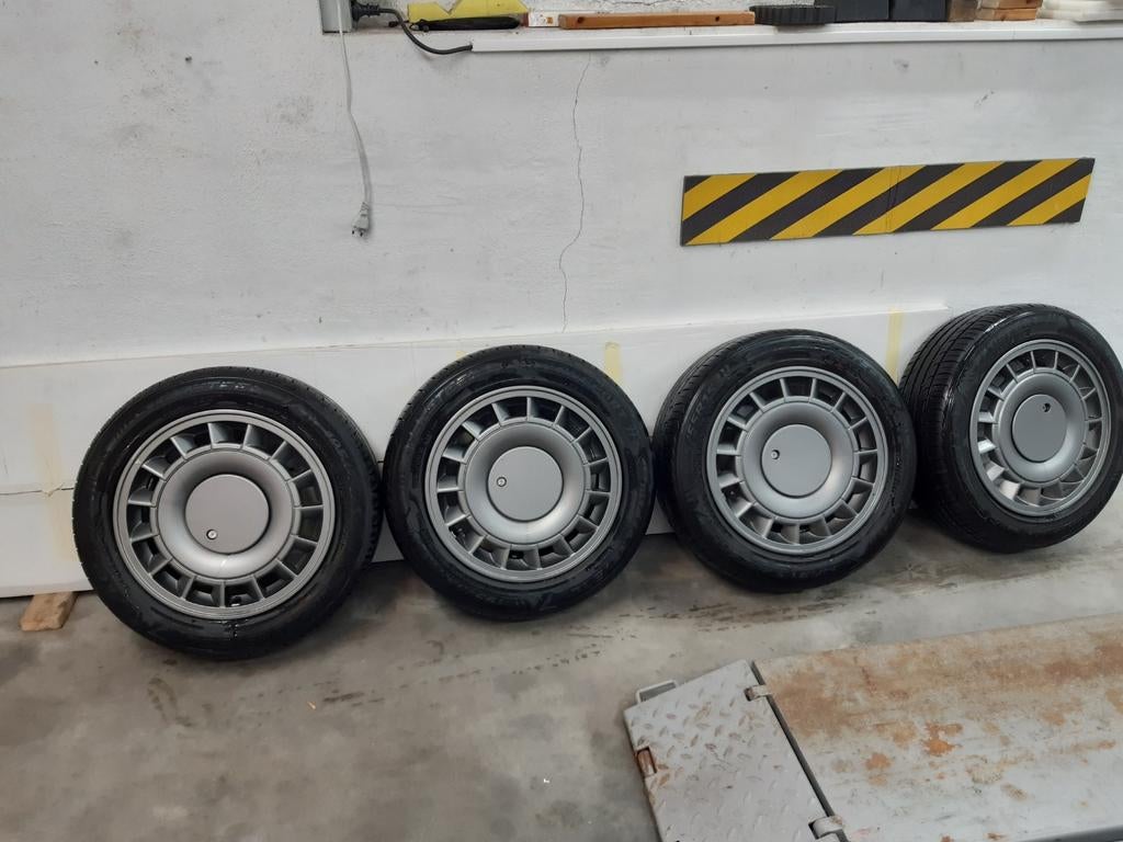 Velgen Renault clio williams/16V, Ophalen, Band(en)