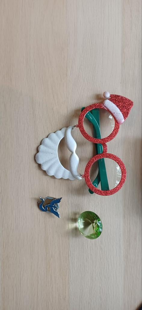 Maskertje/fake diamond/pokémon pin, Verzamelen, Ophalen, Nieuw