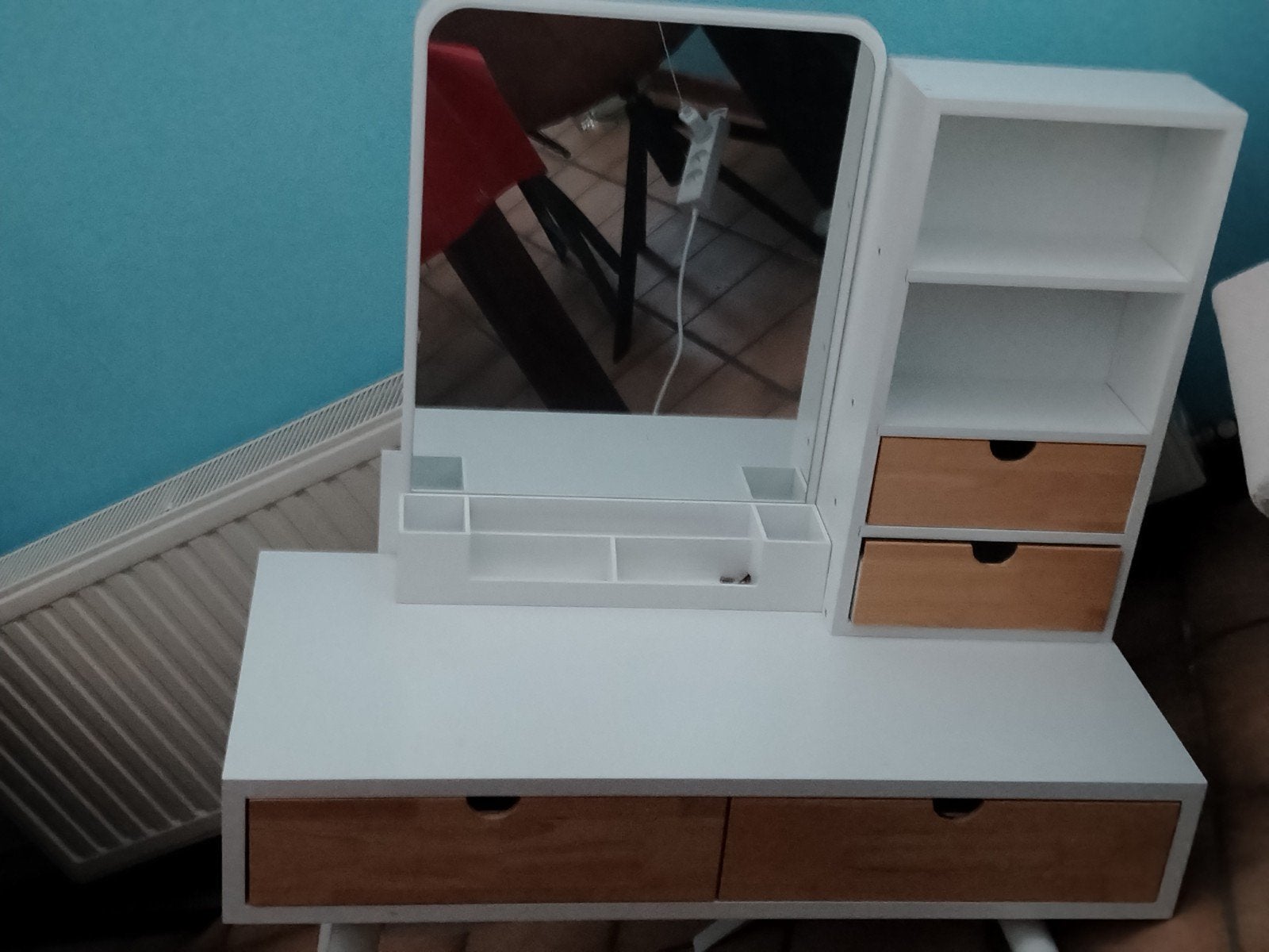 COIFFEUSE ( 2 PIEDS DÉTACHER) + POUF / UN PEU DE BRICOLAGE, Enlèvement, Utilisé