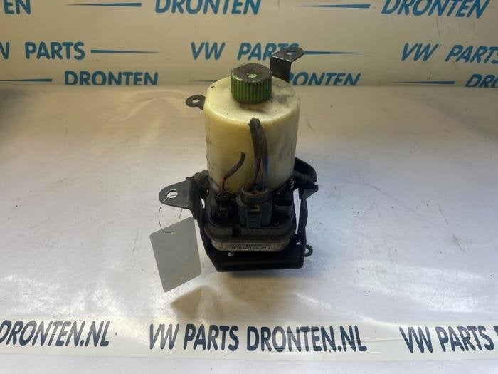 Stuurbekrachtiging Pomp van een Volkswagen Polo, Gebruikt, -, Volkswagen, -