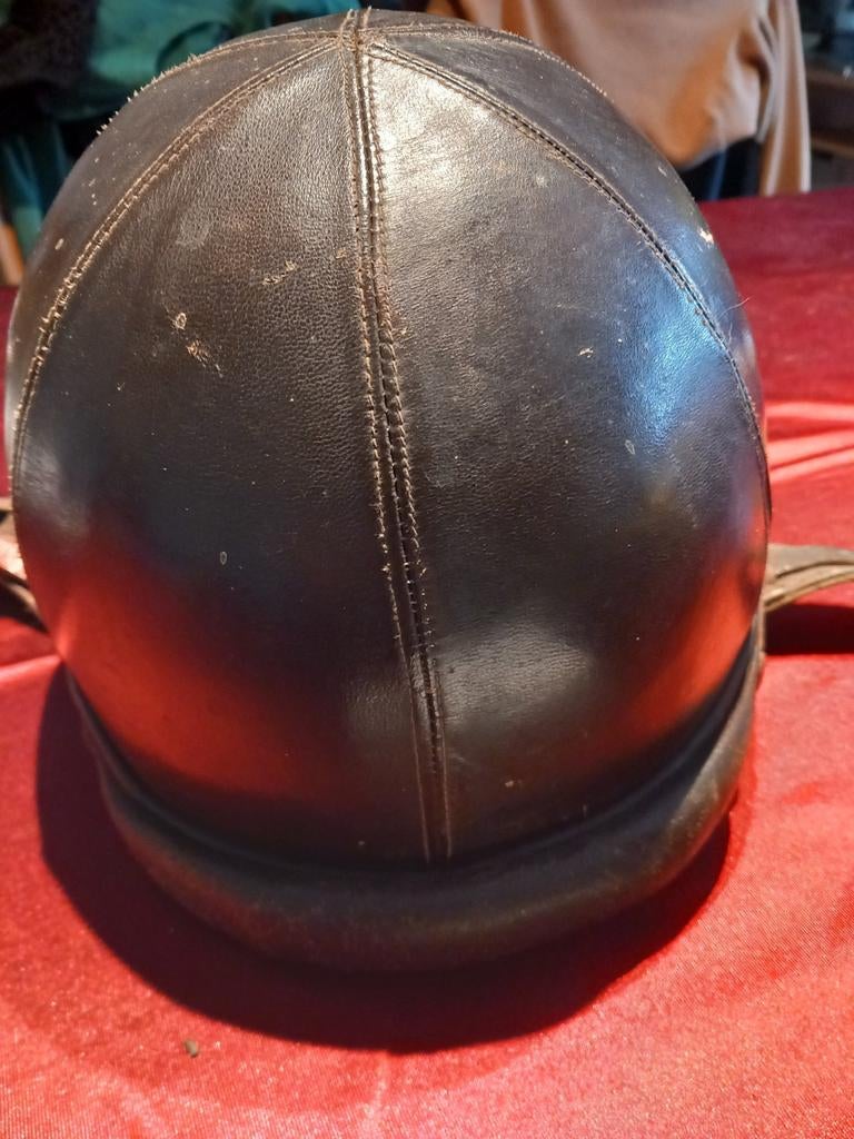 Casque de moto en cuir vintage des années 1950, Enlèvement