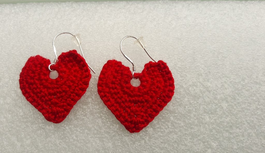 Gehaakte oorbellen:  hartjes, Bijoux, Sacs & Beauté, Boucles d'oreilles, Enlèvement ou Envoi, Neuf, Rouge, Pendantes