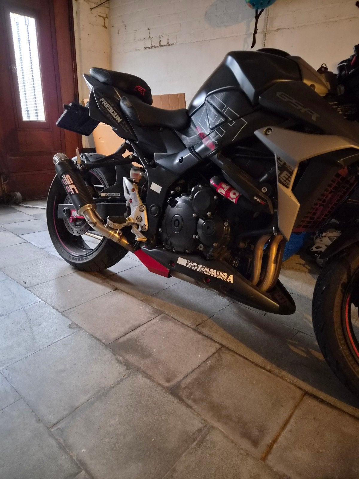 Suzuki Gsr 750 Freegun