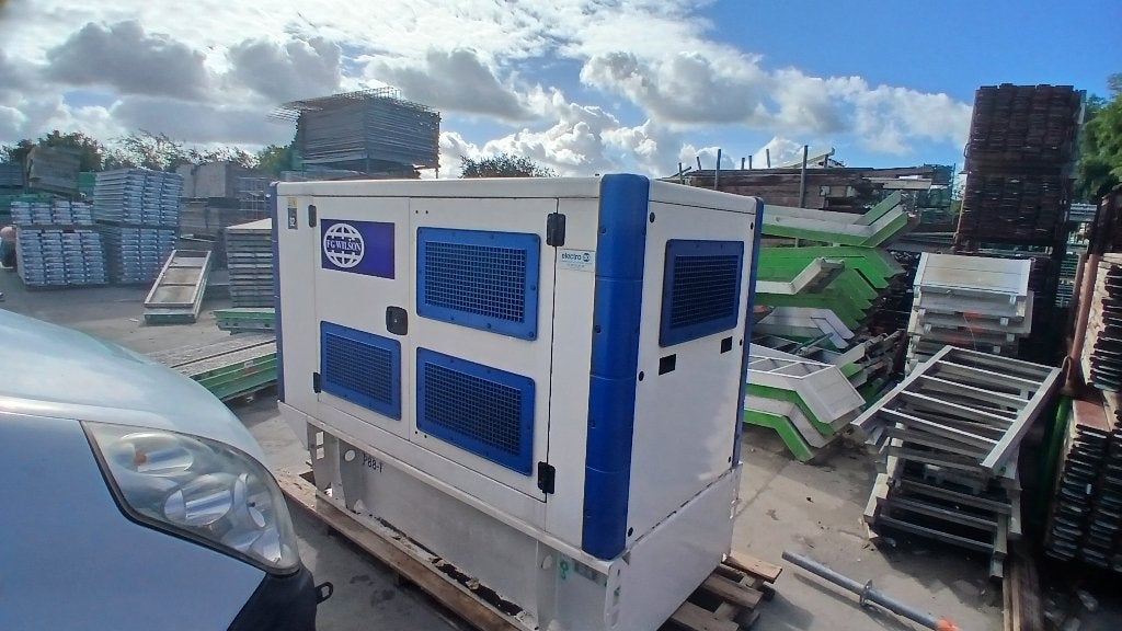 fg wilson stroomgroep, Doe-het-zelf en Bouw, Nieuw, Ophalen of Verzenden, 30 kVA of meer, Elektrisch startend