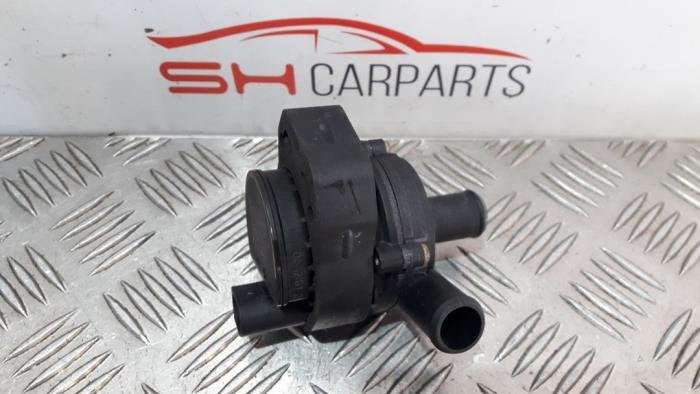 Pompe à eau supplémentaire d'un Mercedes SLK, 3 mois de garantie, Utilisé, -, -