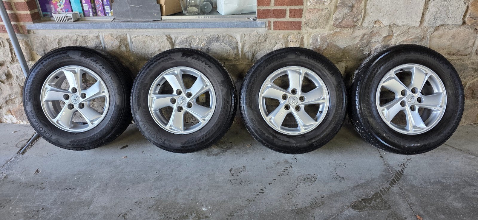 Jantes hiver 16 pouces avec pneus 215 70 R16 Hyundai Tucson, 16 pouces, Pneu(s), Enlèvement, Pneus hiver