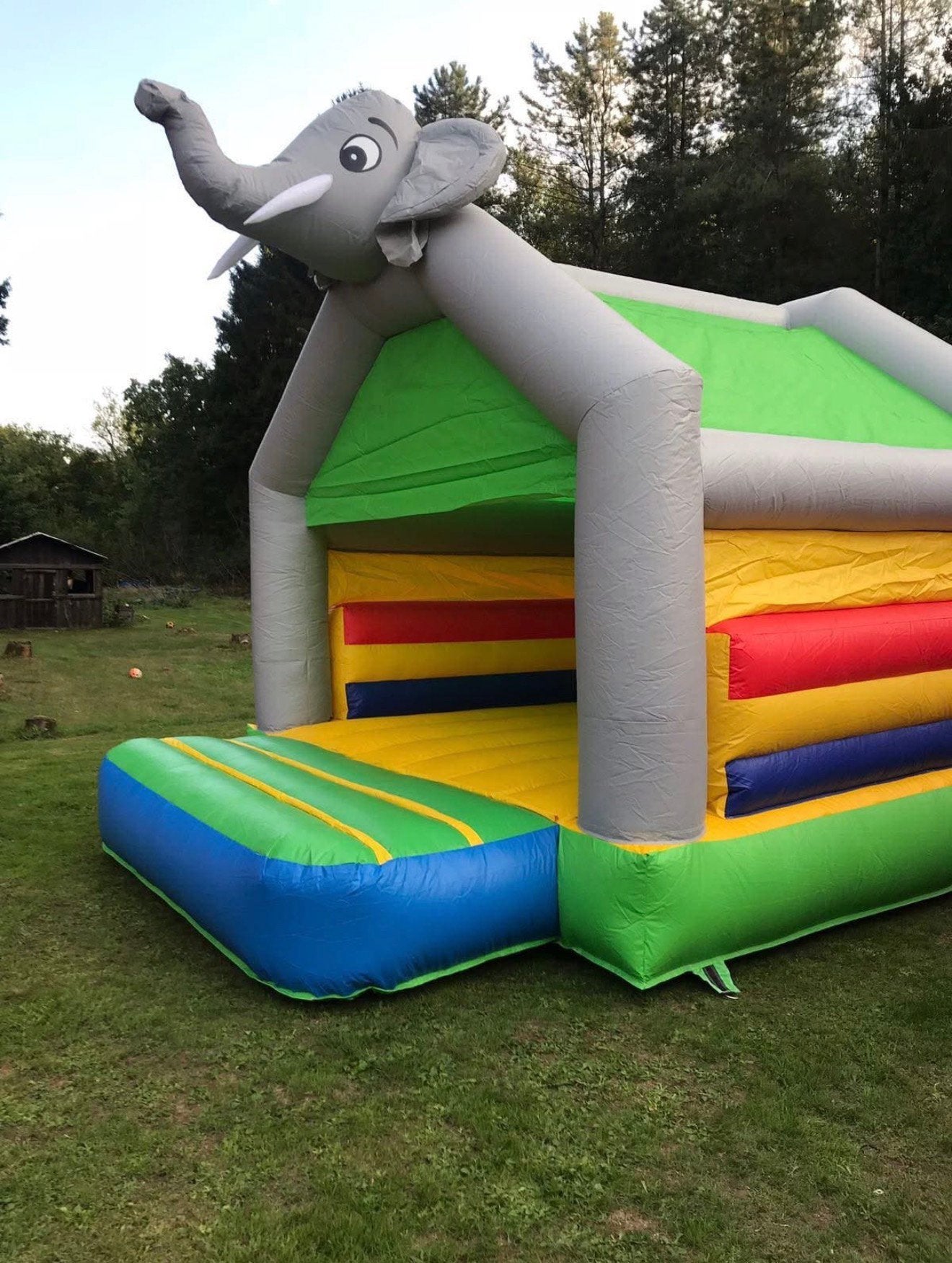 Magnifique château gonflable en forme d'éléphant, Hobby & Loisirs créatifs, Articles de fête | Location, Enlèvement, Utilisé