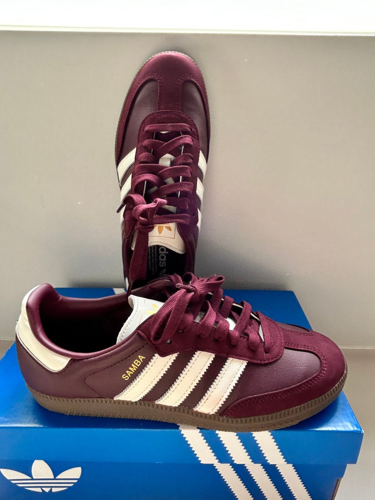Sneakers adidas bordeaux 41, Ophalen of Verzenden, Zo goed als nieuw, Sneakers