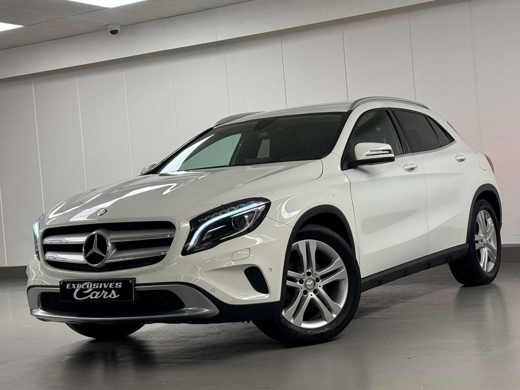 Mercedes-Benz GLA 200 1.6I 156CV URBAN 1ere MAIN GPS LED REG, Auto's, Stof, Gebruikt, 4 cilinders, Wit