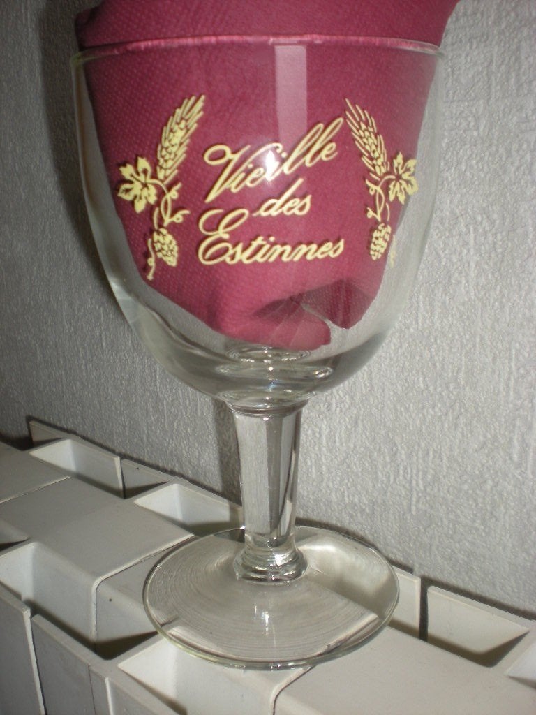Vieille des Estinnes, Enlèvement ou Envoi, Comme neuf, Verre ou Verres