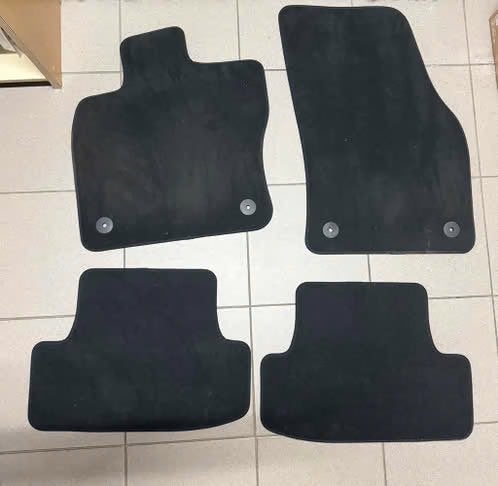 Originele Audi Q2 automatten (set van 4), Auto diversen, Automatten, Ophalen of Verzenden, Nieuw