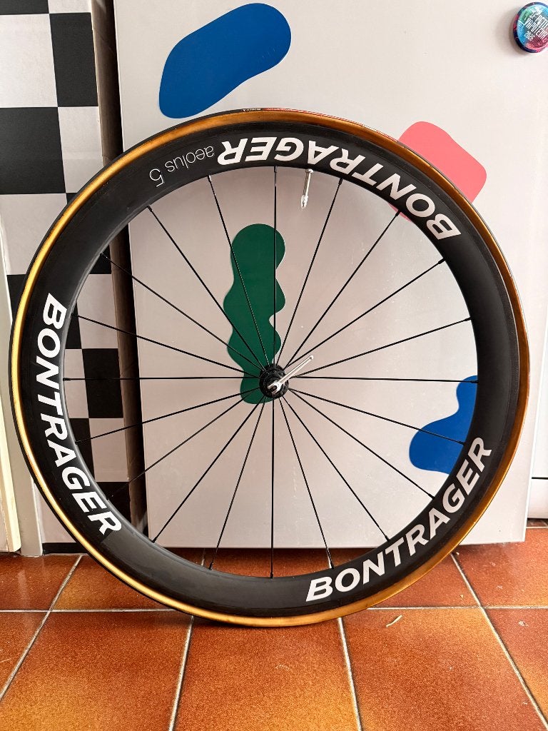 Roue avant en carbone Bontrager Aeolus 5 (700c), Vélos & Vélomoteurs, Racefiets, Comme neuf, Enlèvement, Bontrager
