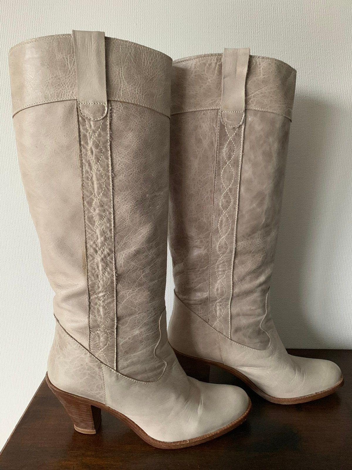 Mooie laarze 40 Essentiel beige kwaliteitsleer, Ophalen of Verzenden, Zo goed als nieuw, Beige