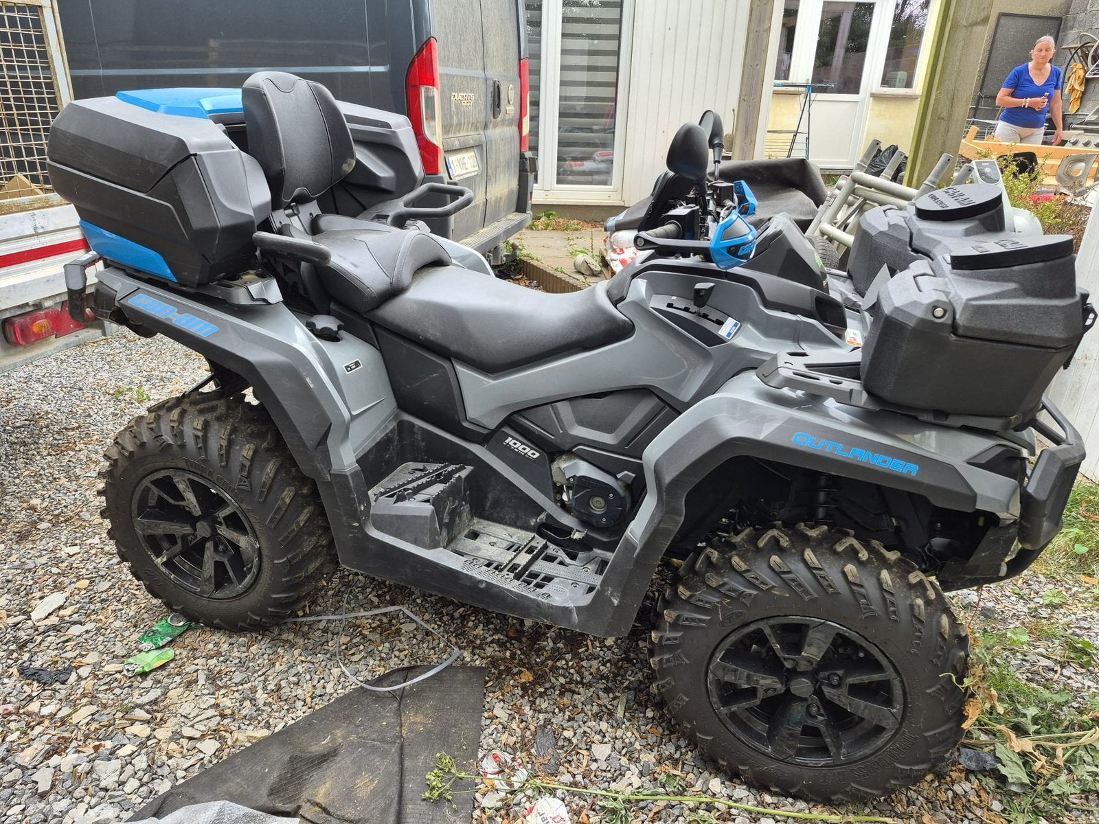 Can am 1000, Motos