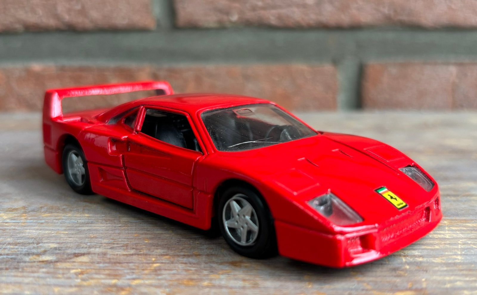 Maisto Shell Ferrari F40 - rood - schaal 1:39, Hobby en Vrije tijd, Modelauto's | Overige schalen, Zo goed als nieuw, Auto, Ophalen of Verzenden