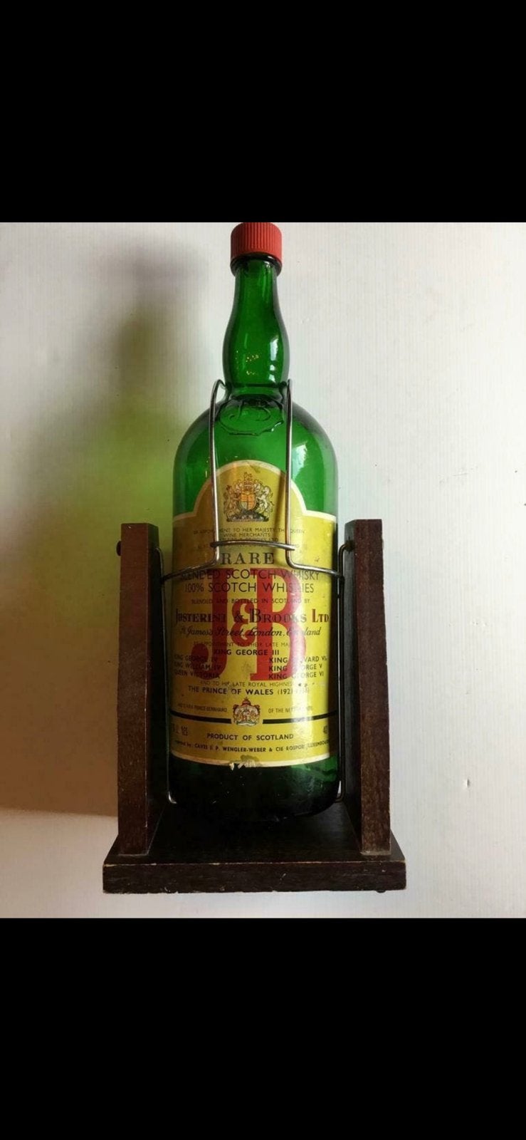 Ancienne grande bouteille de J&B sur socle, Enlèvement, Utilisé
