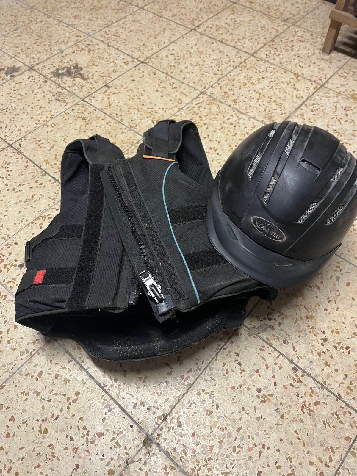 Aerowair paardrijvest kind + tok, Dieren en Toebehoren, Paardrijkleding, Ophalen of Verzenden, Gebruikt