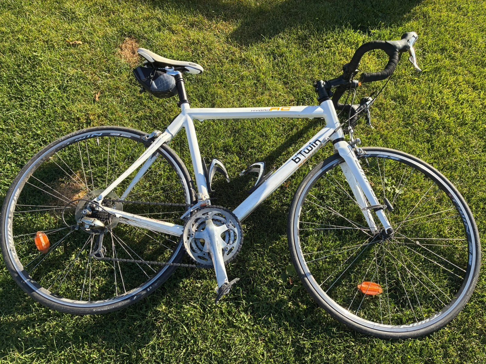 Btwin RC hydro V107, Enlèvement, Aluminium