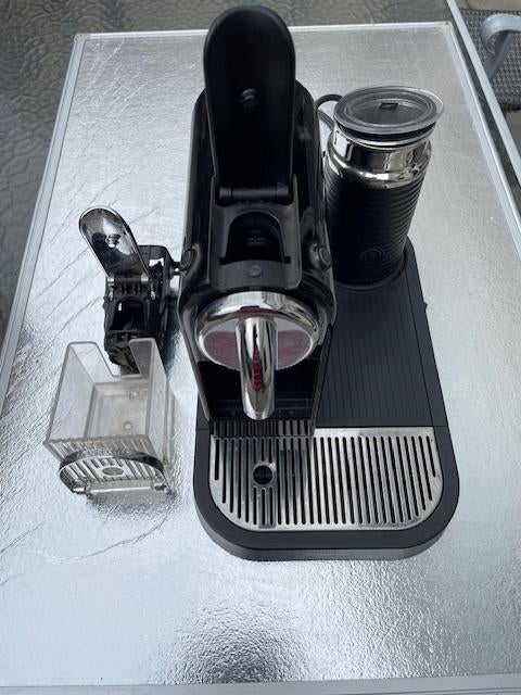 Defecte Magimix koffie machine, Elektronische apparatuur, Koffiezetapparaten, Ophalen of Verzenden, Niet werkend, Overige modellen
