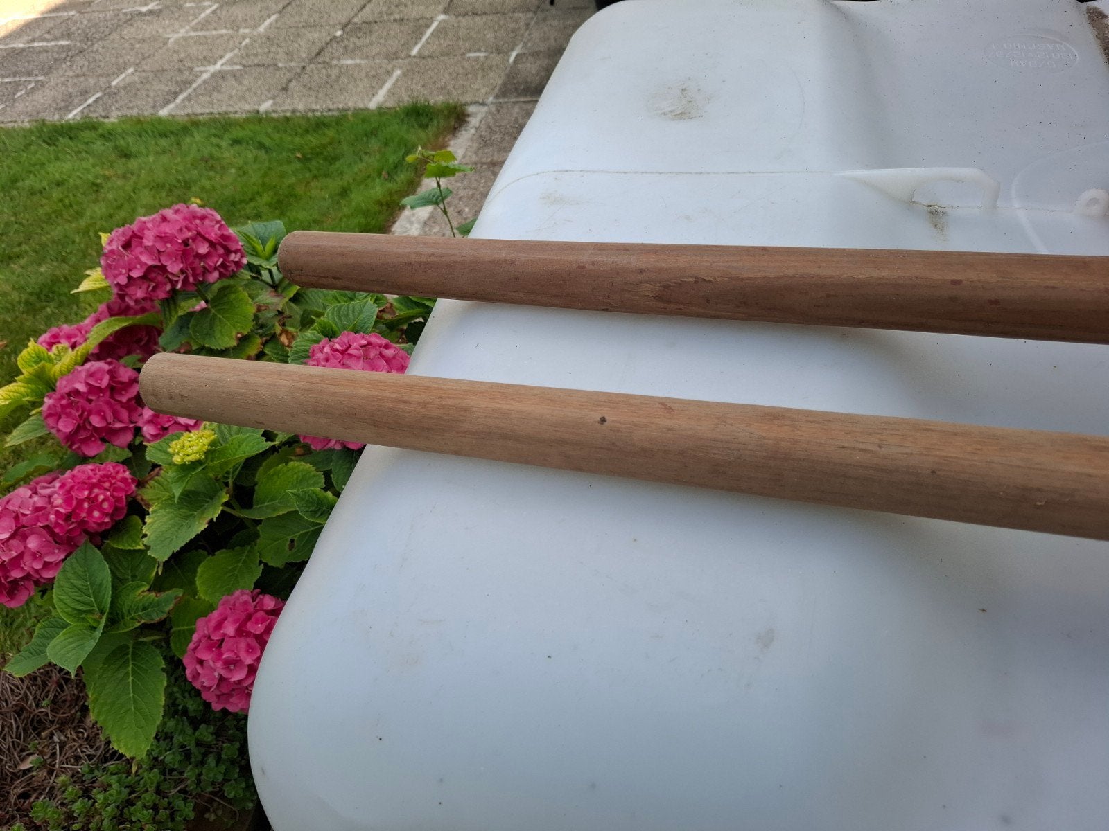2 houten stelen voor bijl, Jardin & Terrasse, Outils à main, Enlèvement, Hache