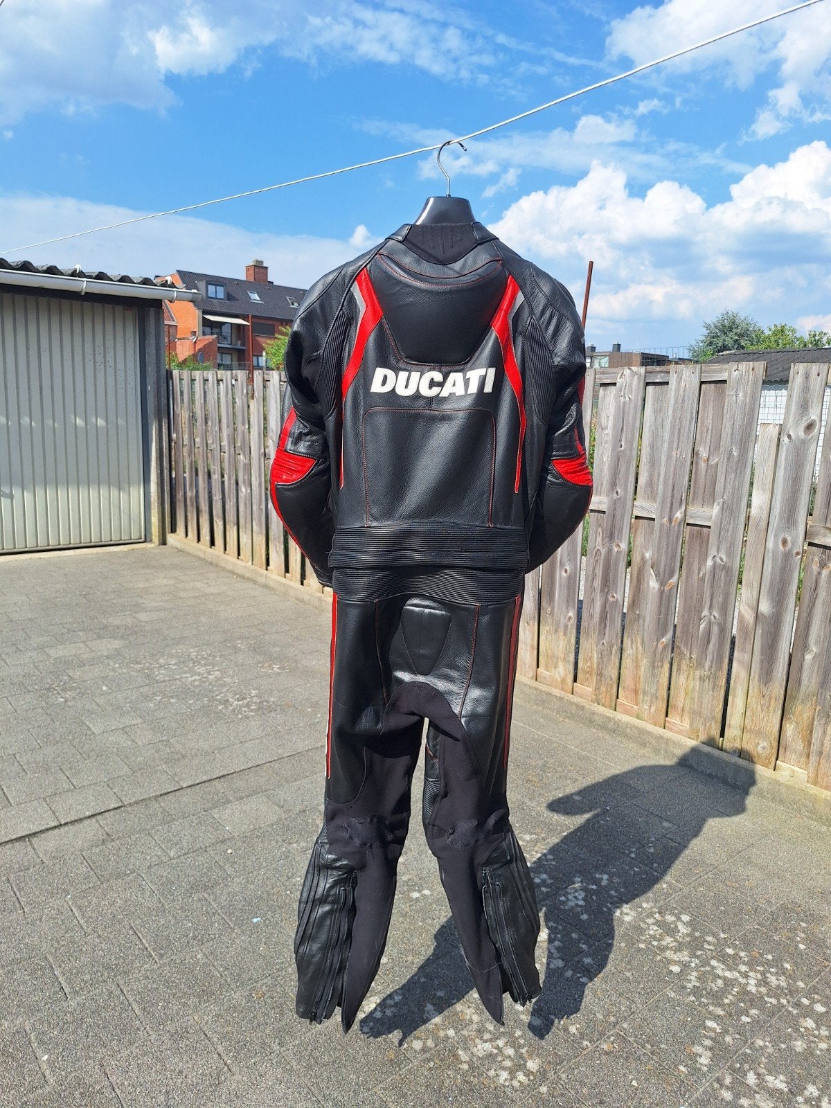 Combinaison de moto 2 pièces en cuir Ducati., Motos, Enlèvement, Gants