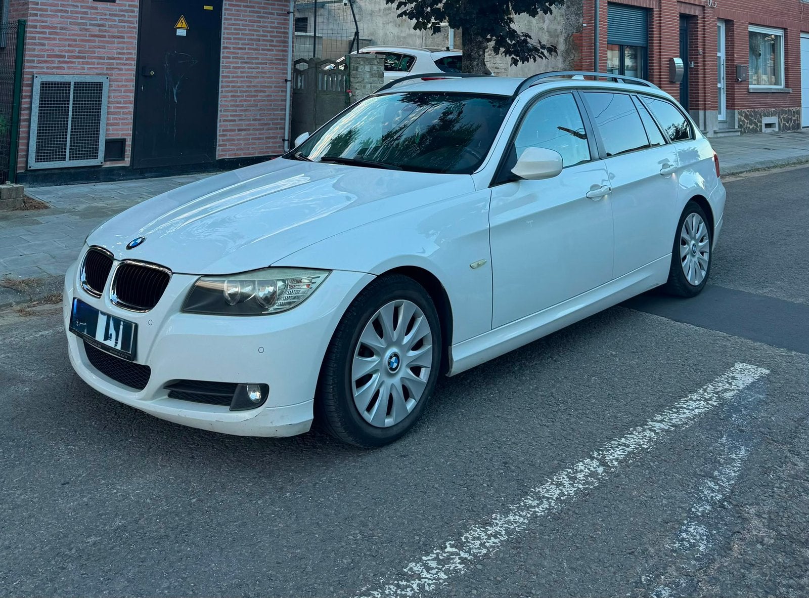 BMW serie 3 LCI 318D 122 CH démarre et roule impeccable, Autos, Cuir, Euro 5, Achat, Entreprise