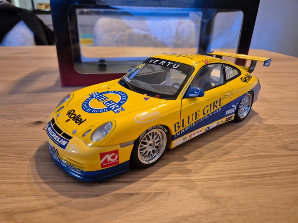 Porsche 911 996 GT3 CUP 1/18 Autoart - Infineon Carrera CUP, Ophalen, Zo goed als nieuw, Auto, Autoart