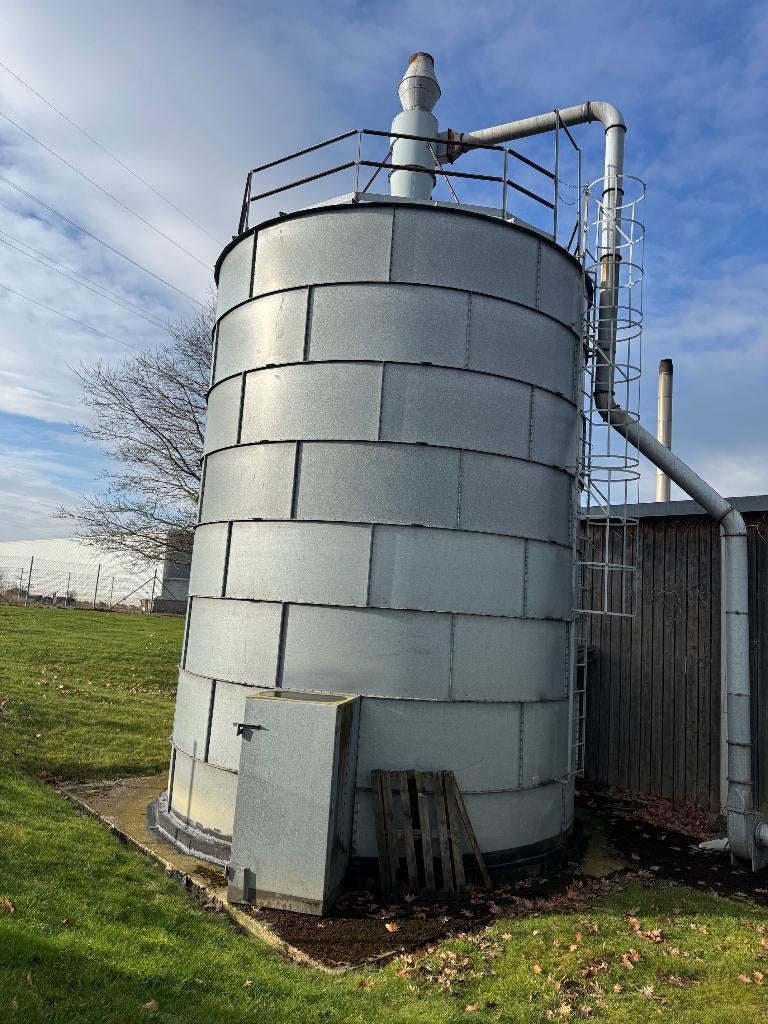 Silo à bois avec système d'aspiration, Enlèvement