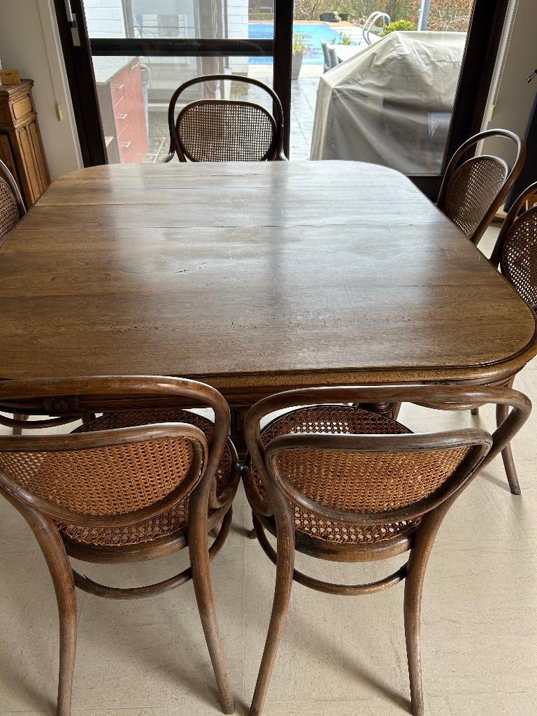 Antieke tafel en Thonet stoelen, Ophalen