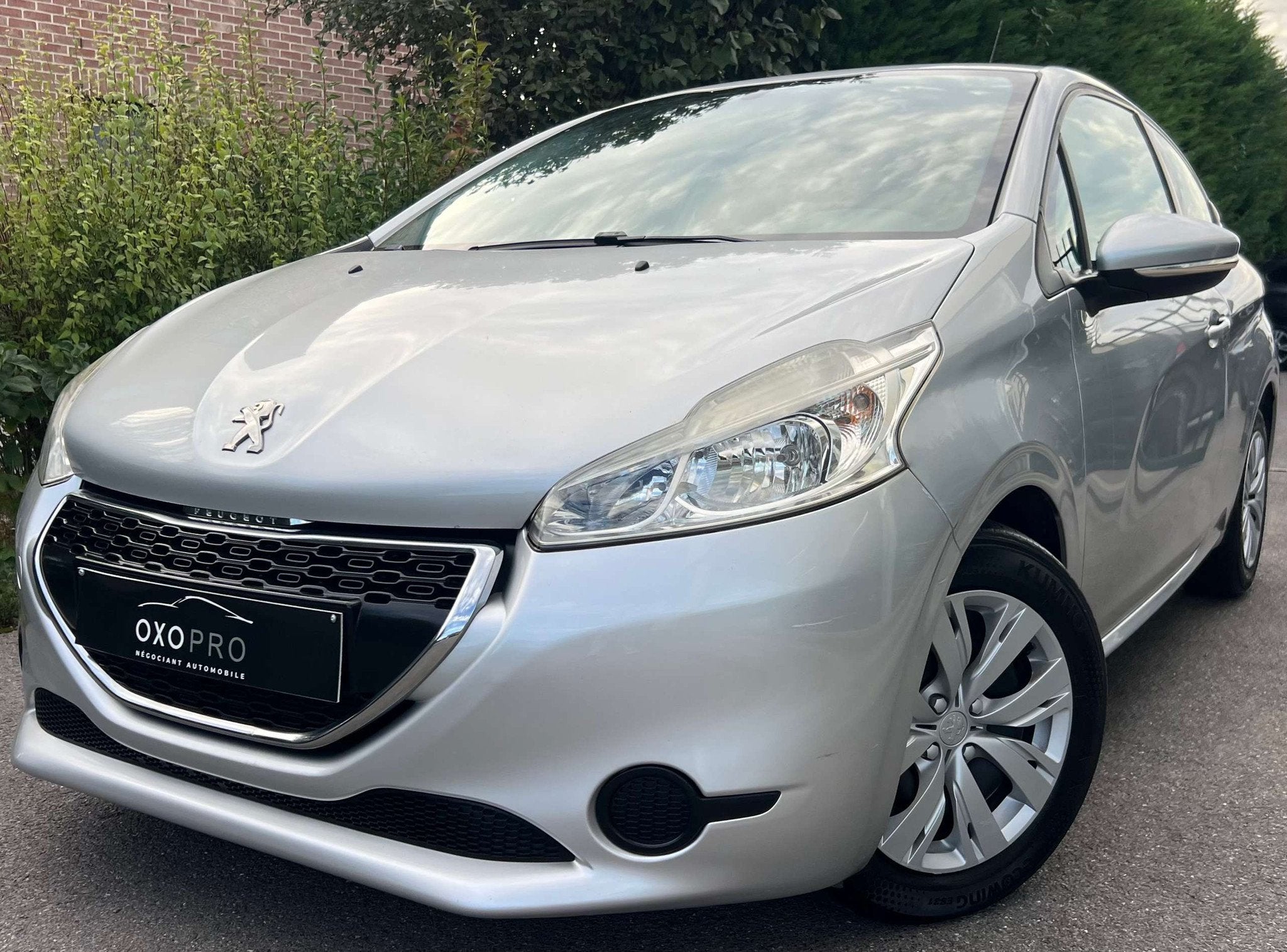 Peugeot 208 1.2i Essence 82CV / Gps / Airco / Cruise / Radar, Argent ou Gris, Achat, Entreprise, 82 ch