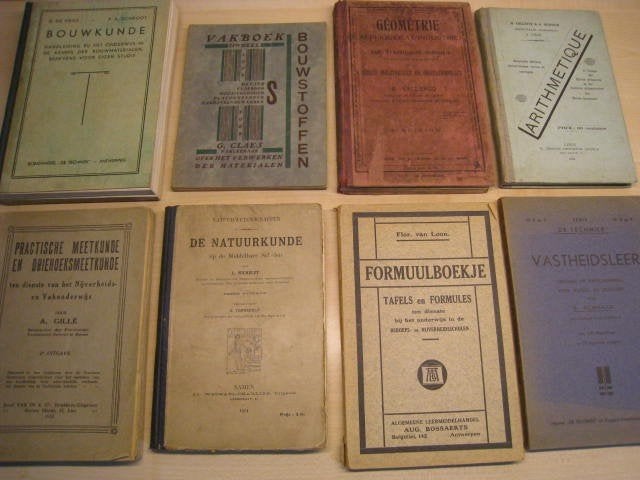 8 antieke schoolboeken : bouwkunde, meetkunde, natuurkunde, Enlèvement