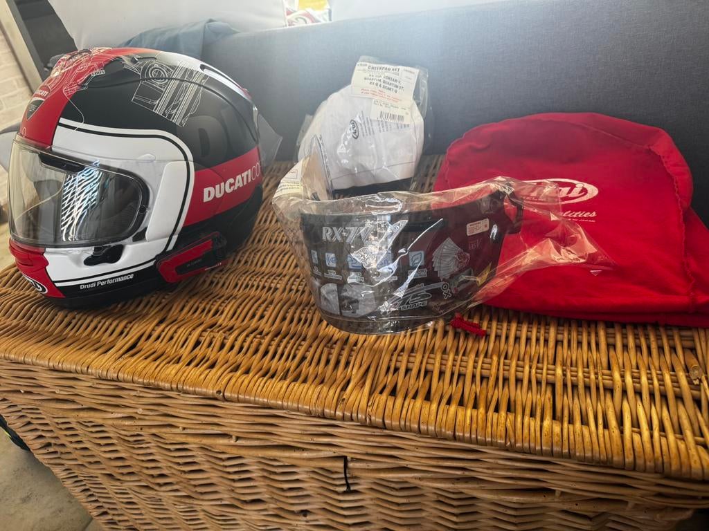 Arai RX-7V motorhelm met cardo systeem, Motoren, Ophalen, M, Arai, Heren
