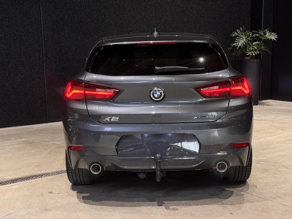 BMW X2 xDrive20i PANO | M PACK | LEDER | Trekhaak, Auto's, Automaat, Cruise Control, Zwart, 4 cilinders