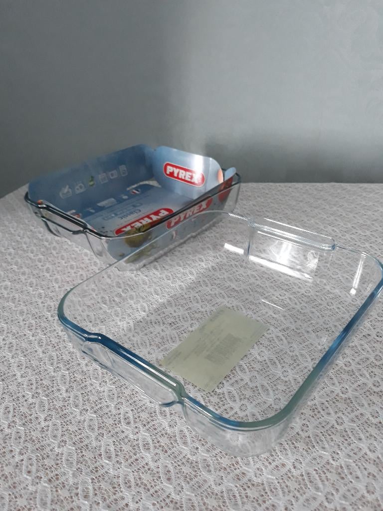 pyrex  schotel vierkant  25x21 cm  NOG NIEUW  2stuks 20 euro, Huis en Inrichting, Keuken | Potten en Pannen, Nieuw, Overige typen
