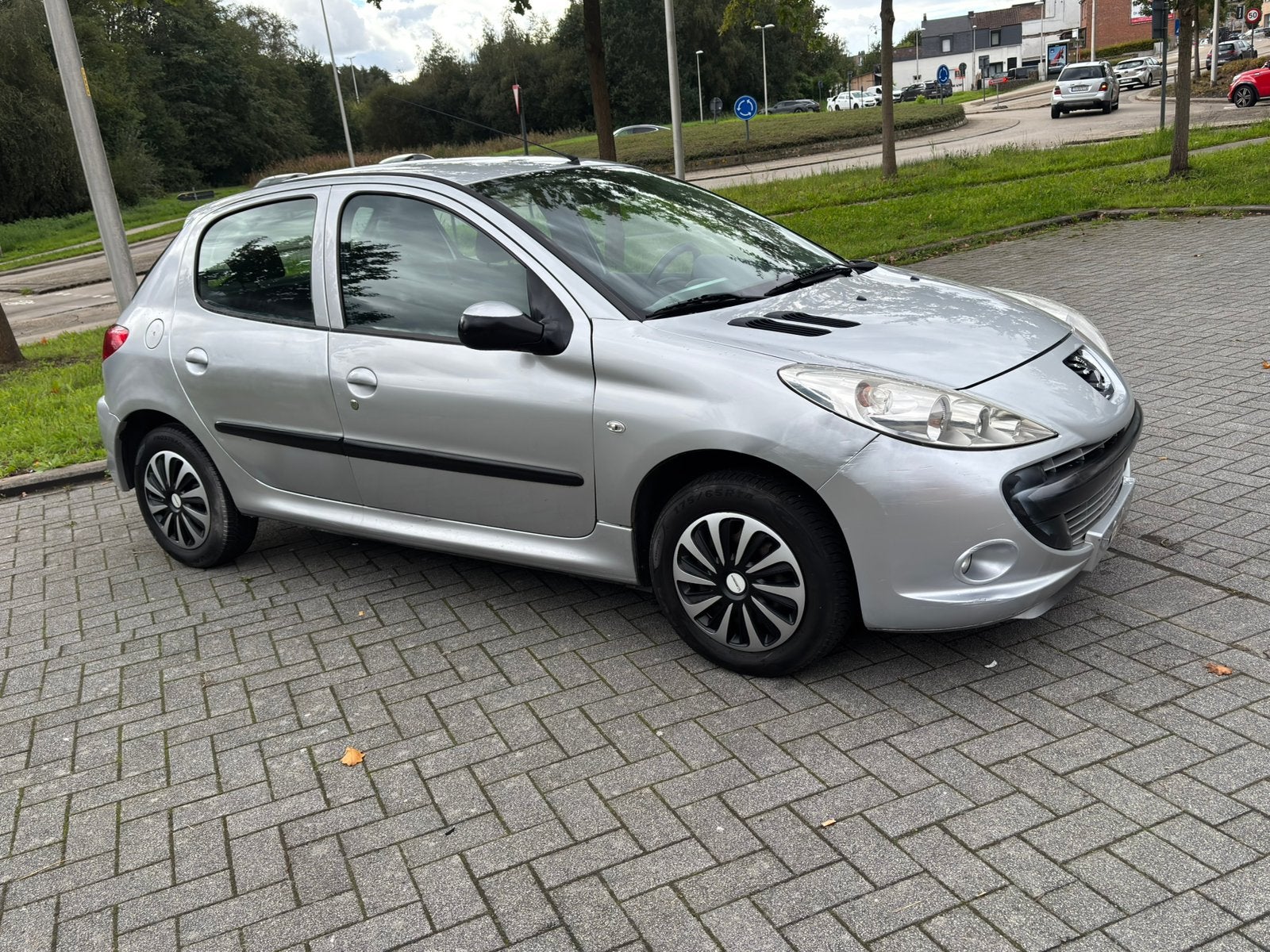 Peugeot 206+ 1.4i 101.000 kms gekeurd voor verkoop, Auto's, Voorwielaandrijving, 4 deurs, Stof, Zwart