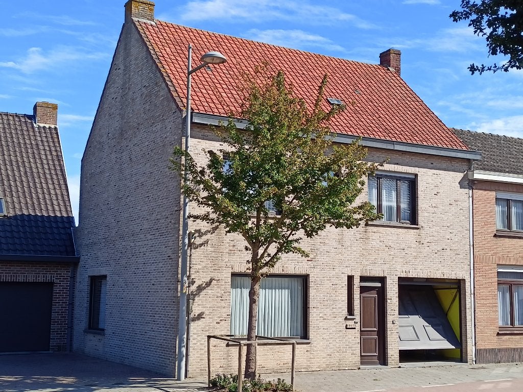 Belle maison avec grand jardin, garage et sortie, Immo, Maison 2 façades, Province de Flandre-Occidentale, 485 kWh/m²/an, Poperinge