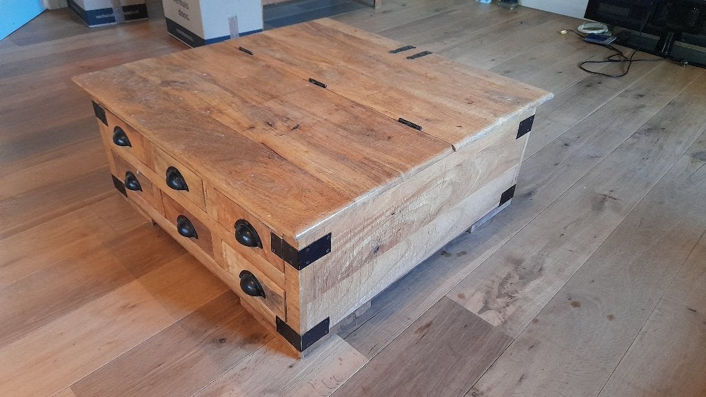 Houten salontafel met schuifjes en opbergvak, Ophalen, Zo goed als nieuw