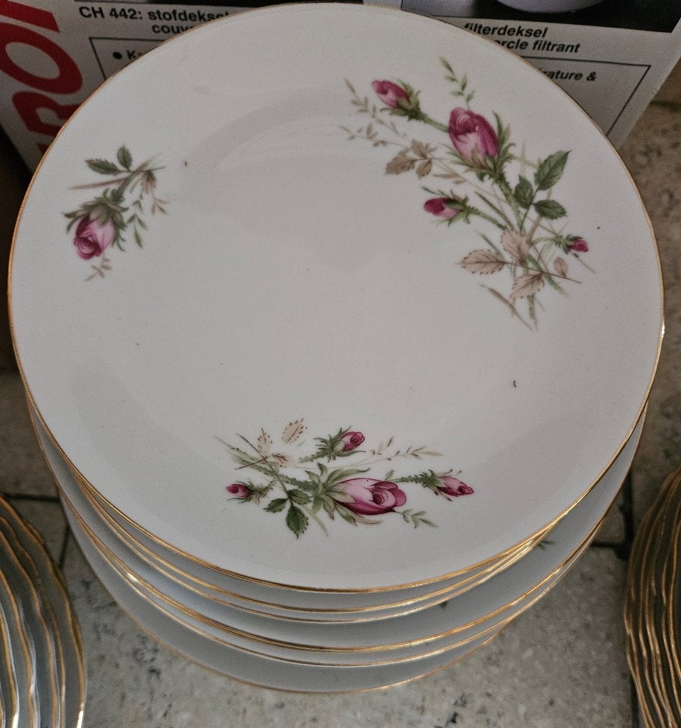 Borden met bloem motief, Enlèvement, Assiettes(s)