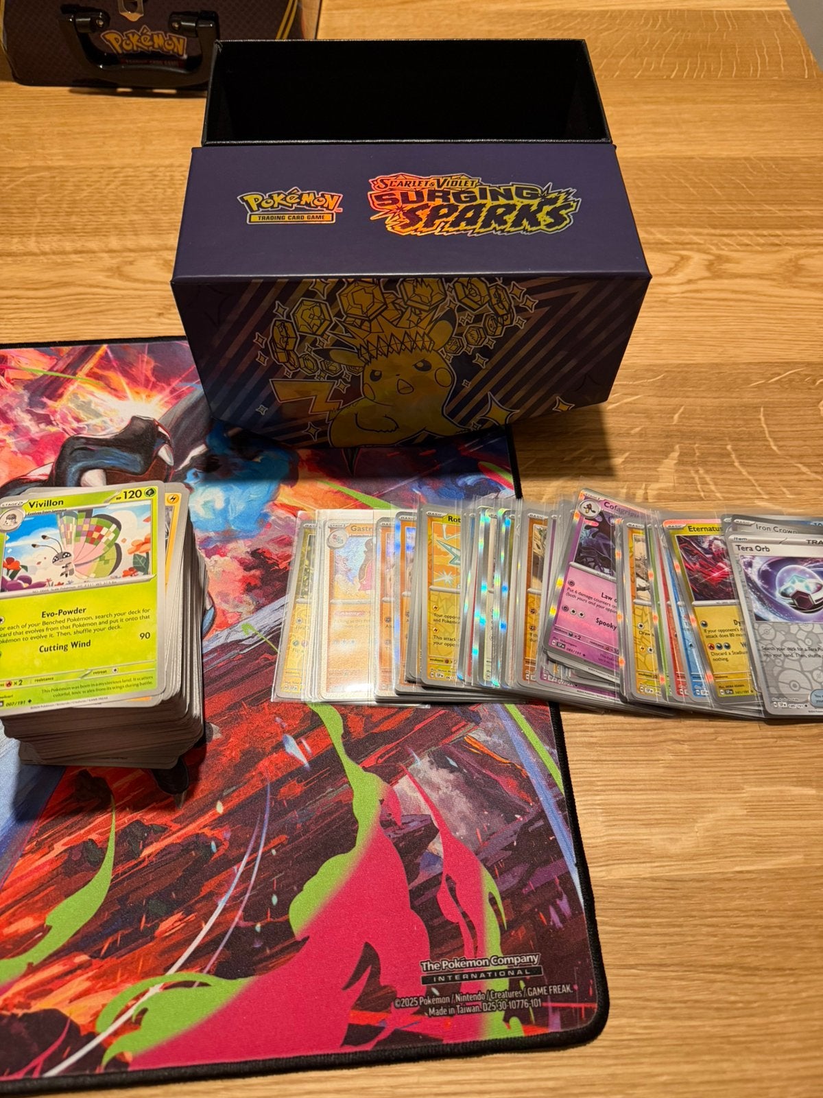 Surging Sparks bulk pokemon kaarten, Hobby en Vrije tijd, Verzamelkaartspellen | Pokémon, Ophalen of Verzenden, Zo goed als nieuw