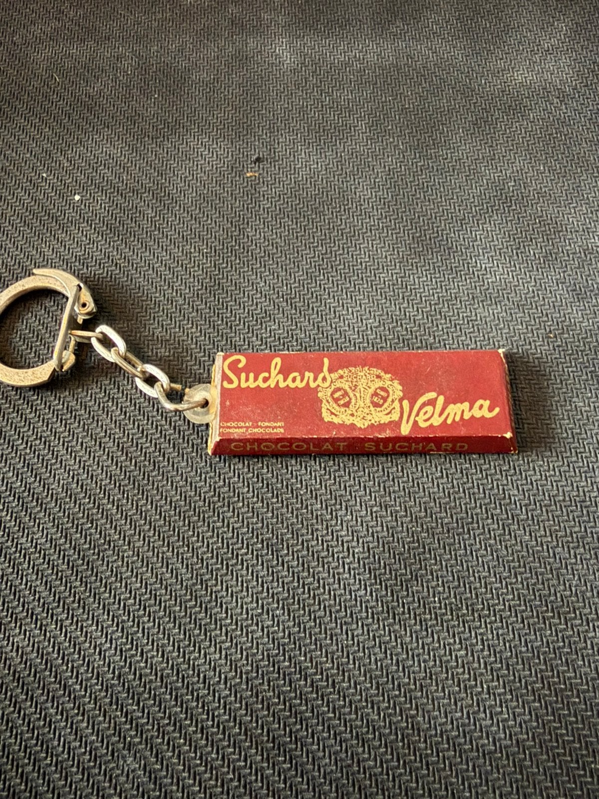 Vintage Suchard Velma chocolade sleutelhanger Zaventem –1960, Envoi, Utilisé, Marque