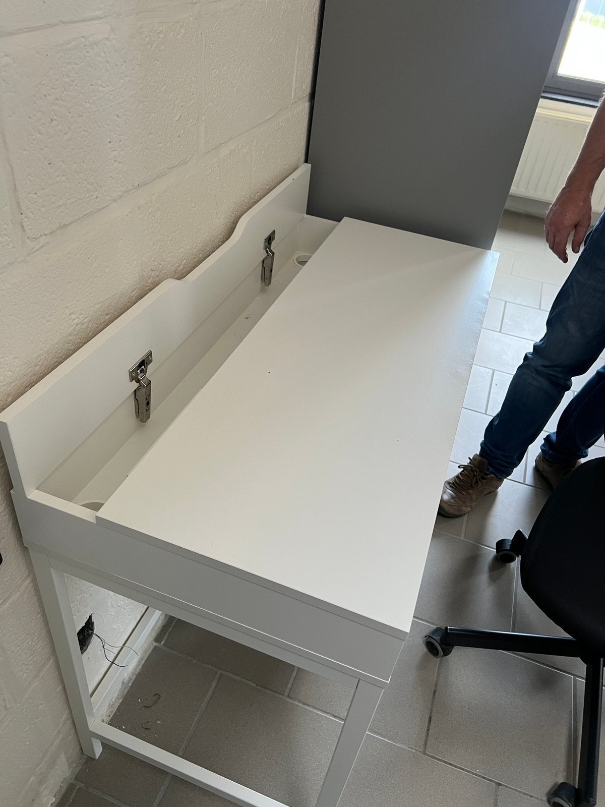 Un bureau blanc + chaise de bureau voir photos/mesures, Enlèvement, Comme neuf, Blanc, Chaise de bureau