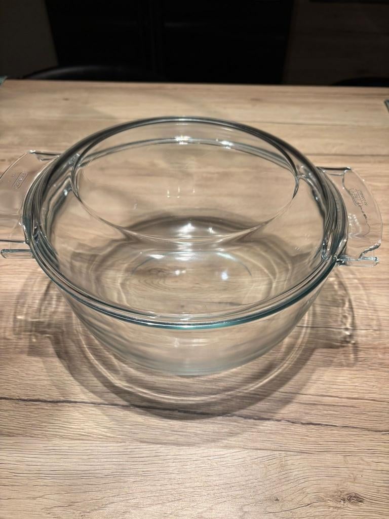 Grote ronde ovenschaal Pyrex met deksel, Ophalen, Zo goed als nieuw