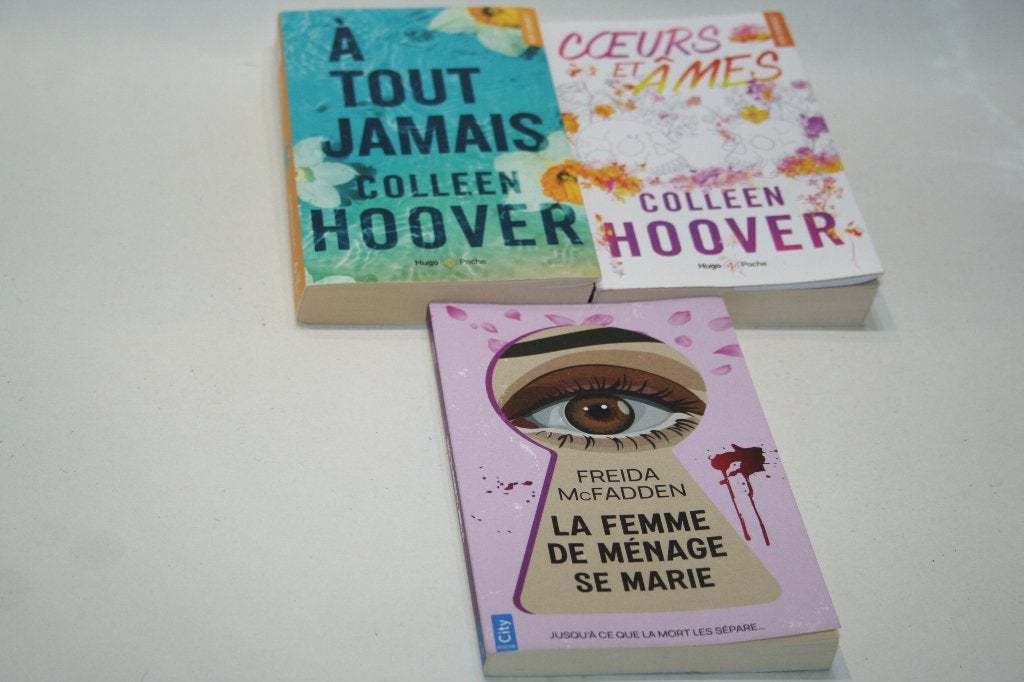 3 Romans pour vacances 2 Colleen Hoover, 1Freida McFadden, Ophalen of Verzenden, België