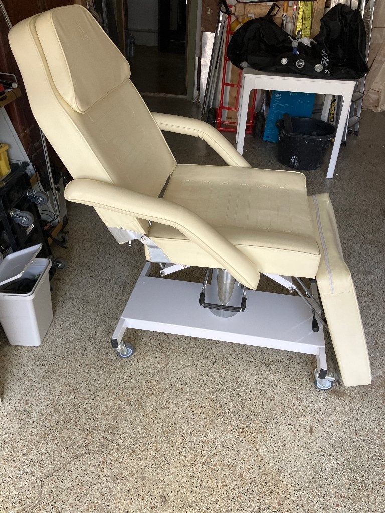 Table de soin / Fauteuil esthétique hydraulique, Sports & Fitness, Produits de massage, Enlèvement, Utilisé, Table de massage