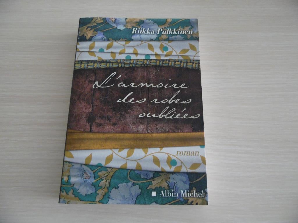 L'ARMOIRE DES ROBES OUBLIÉES        RIIKKA PULKKINEN, Riikka Pulkkinen, Enlèvement ou Envoi, Comme neuf, Europe autre