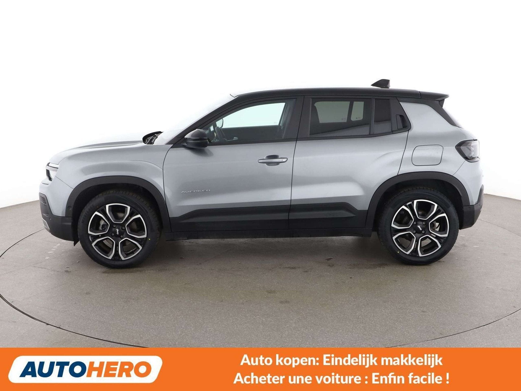 Jeep Avenger electric drive 115 kW Summit Electric, Autos, Jeep, Argent ou Gris, Achat, 156 ch, Noir