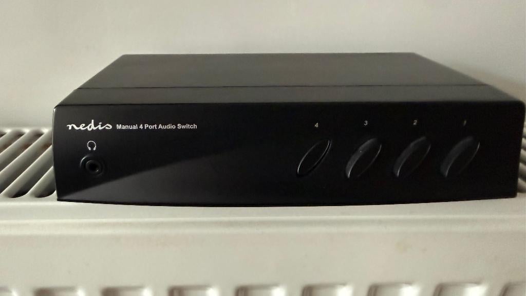 Nedis ASWI2414BK – Switch Audio RCA 4 ports, Audio, Tv en Foto, Audiokabels en Televisiekabels, Ophalen, Zo goed als nieuw