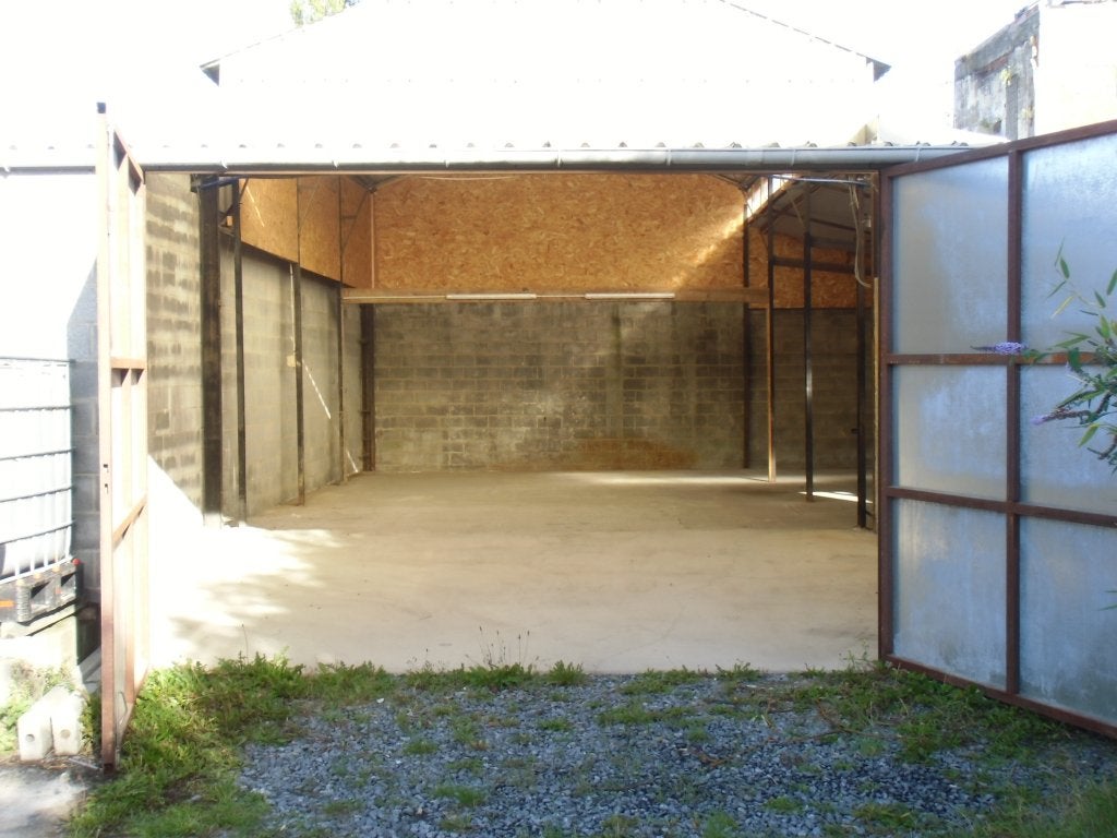 Entrepôt location, 140 m², Location, Autres destinations