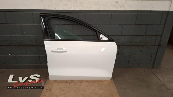 Portière 4portes avant droite d'un Ford Focus (AD), -, 3 mois de garantie, Porte, -