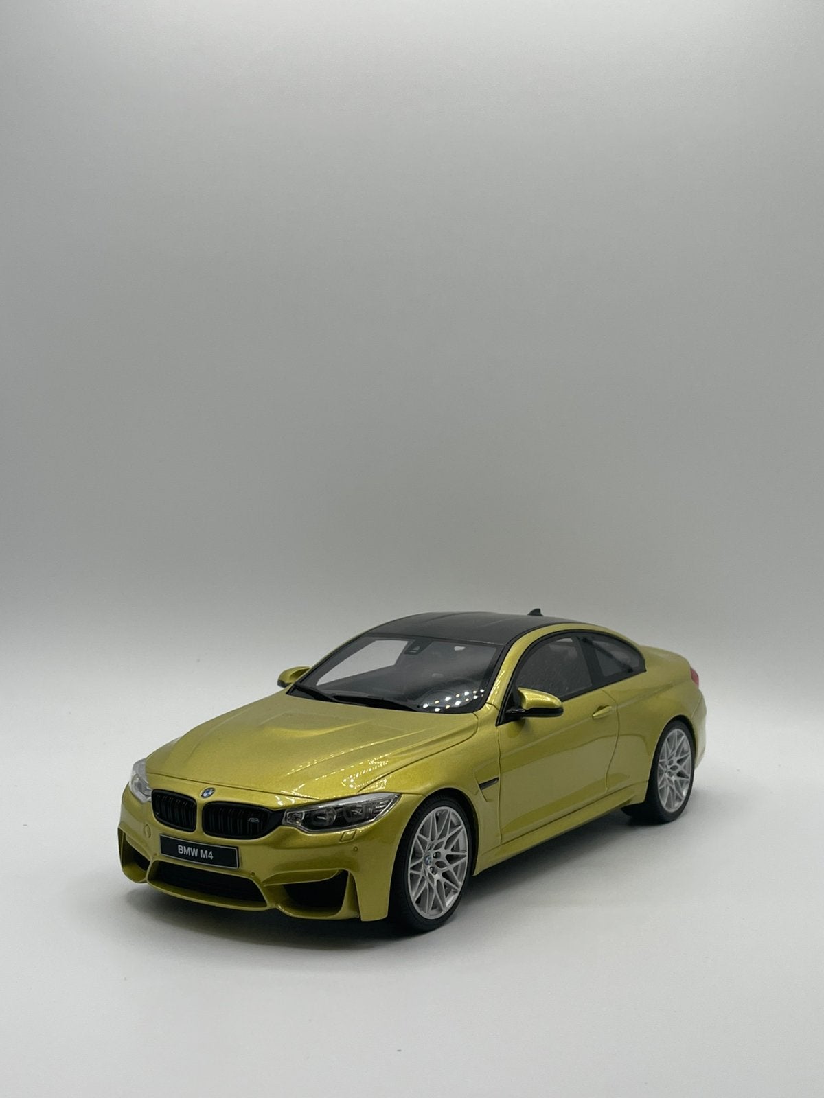 BMW M4 F82 GT Spirit 1/18, Enlèvement, Comme neuf
